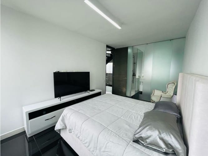 Apartamento de 2 alcobas en venta en El Poblado, Medellín, 270 m² · foto 11 de 15