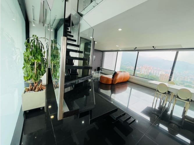 Apartamento de 2 alcobas en venta en El Poblado, Medellín, 270 m² · foto 13 de 15