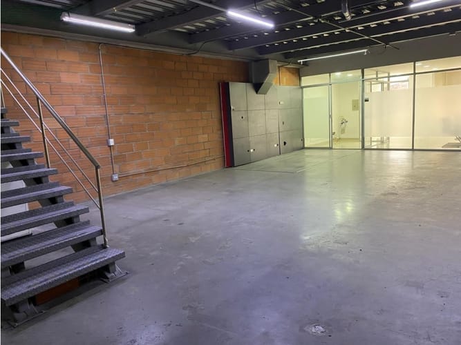 Bodega en arriendo en Los Naranjos, Itagüí, 580 m² · foto 9 de 14