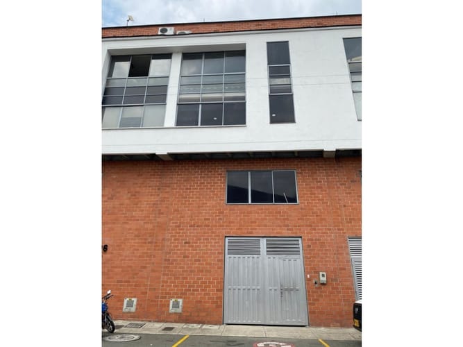 Bodega en arriendo en Los Naranjos, Itagüí, 580 m² · foto 13 de 14
