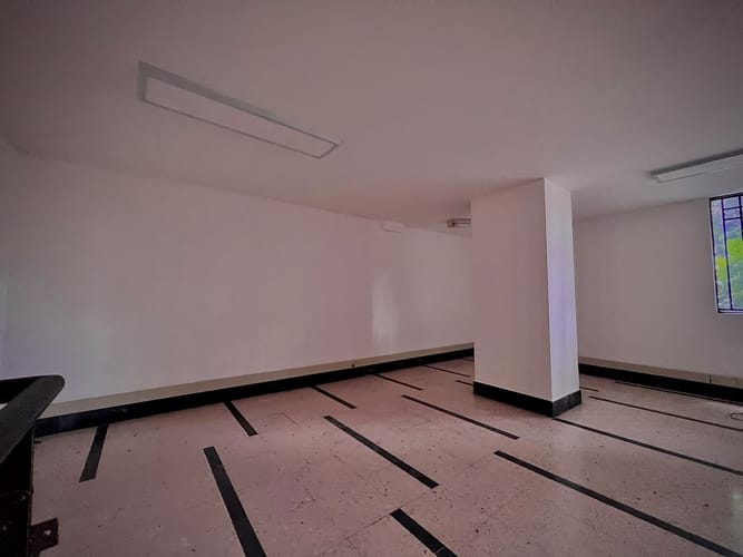 Local en venta en El Poblado, Medellín, 381 m² · foto 12 de 20