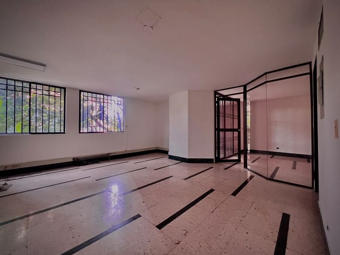 Local en venta en El Poblado, Medellín, 381 m² · foto 11 de 20