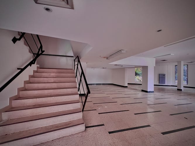 Local en venta en El Poblado, Medellín, 381 m² · foto 8 de 20