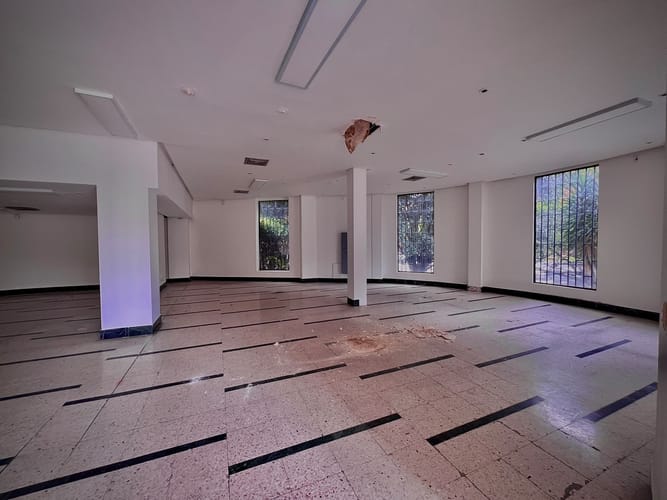 Local en venta en El Poblado, Medellín, 381 m² · foto 5 de 20