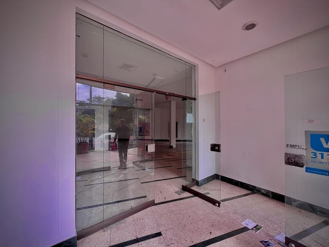 Local en venta en El Poblado, Medellín, 381 m² · foto 14 de 20