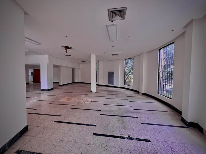 Local en venta en El Poblado, Medellín, 381 m² · foto 4 de 20