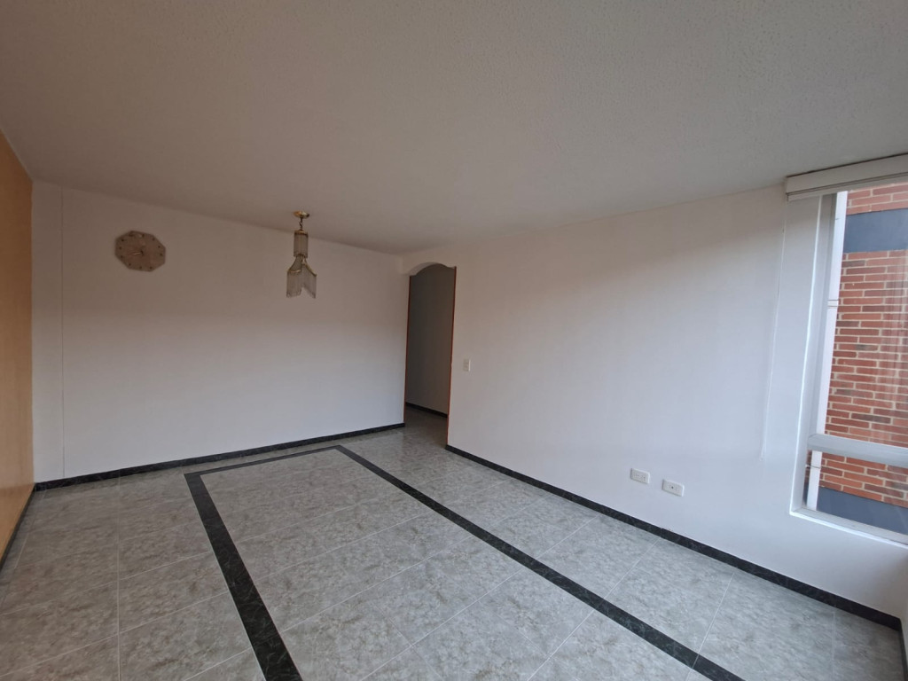 Apartamento en venta en Alamos, Bogotá · foto 3 de 17