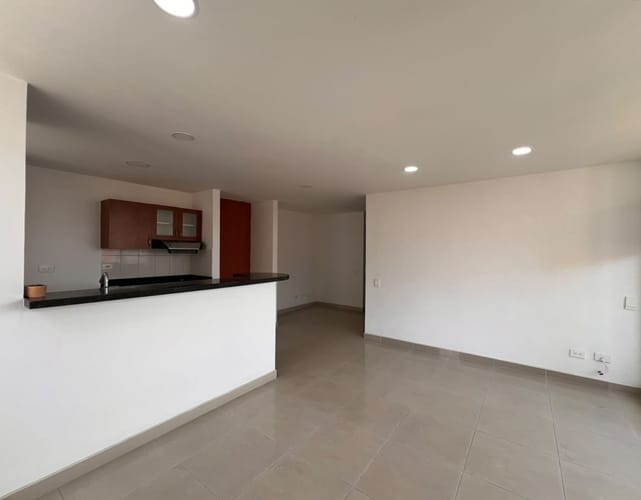 Apartamento de 2 alcobas en arriendo en Lalinde, Medellín, 68 m² · foto 6 de 15