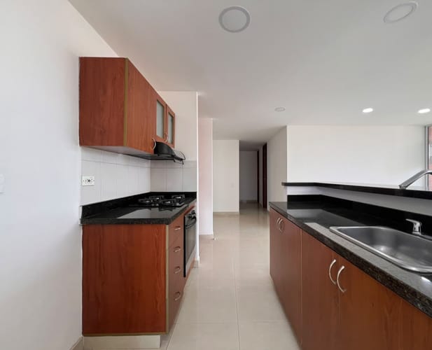 Apartamento de 2 alcobas en arriendo en Lalinde, Medellín, 68 m² · foto 5 de 15