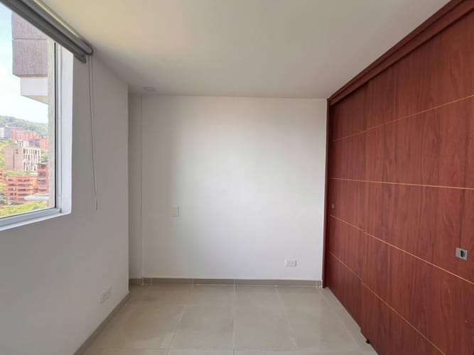 Apartamento de 2 alcobas en arriendo en Lalinde, Medellín, 68 m² · foto 9 de 15