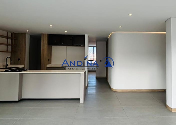 Apartamento de 3 alcobas en venta en La Castellana, Medellín, 101 m² · foto 4 de 15