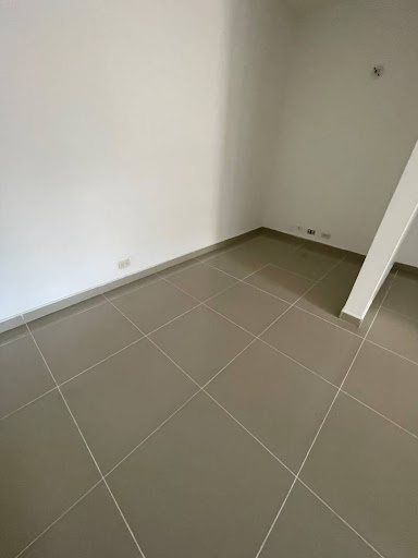 Apartamento en arriendo en Los Colores, Medellín · foto 3 de 13