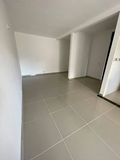 Apartamento en arriendo en Los Colores, Medellín · foto 4 de 13