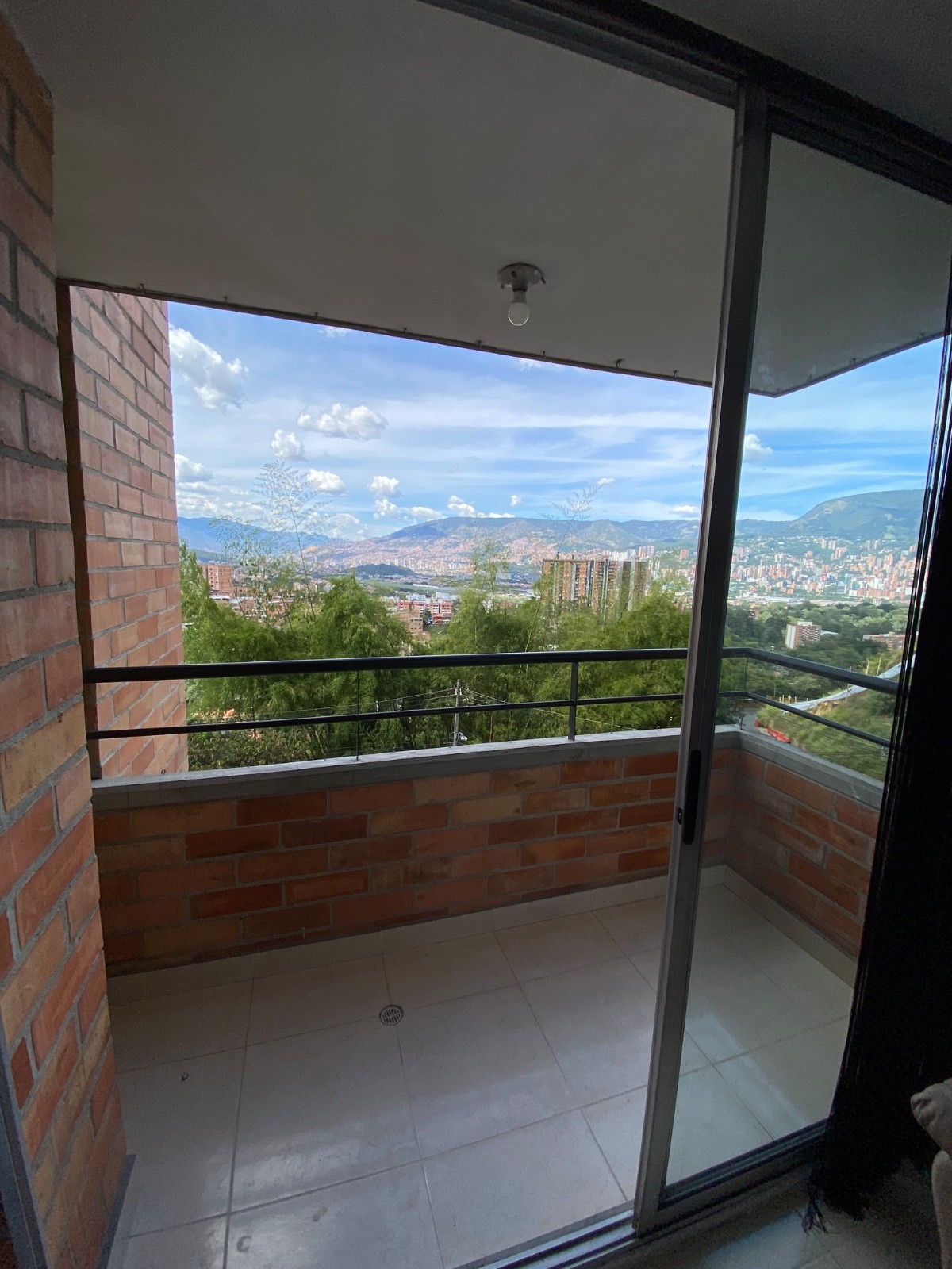 Apartamento en venta en Rodeo Alto, Medellín · foto 2 de 13
