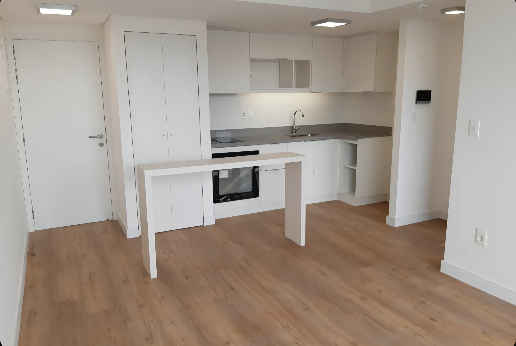 Lujoso apartamento de 1 dormitorio en alquiler en Distrito M: Vive la experiencia de amenidades 5 estrellas y la conveniencia de un garage opcional. · Foto 12