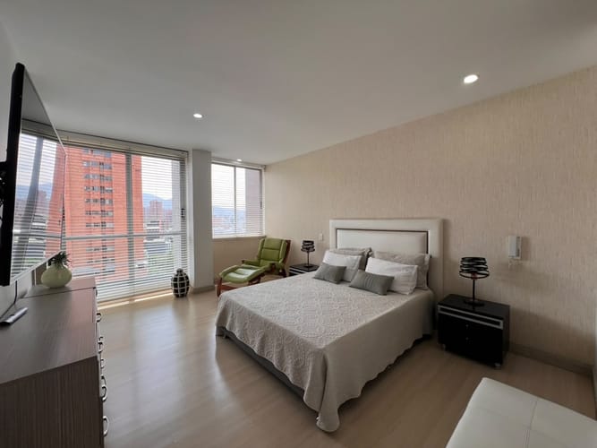 Apartamento de 2 alcobas en arriendo en Lalinde, Medellín, 100 m² · foto 11 de 14