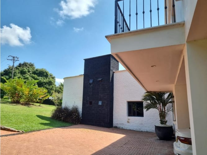Casa de 3 alcobas en venta en Cerritos, Pereira, 840 m² · foto 2 de 24