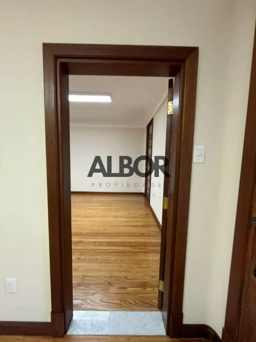 Alquiler de Oficina en Ciudad Vieja - Edificio Centenario · Foto 3