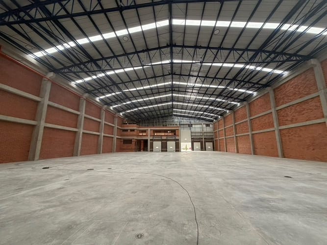 Bodega en arriendo en Siberia, Cota, 2078 m² · foto 2 de 17