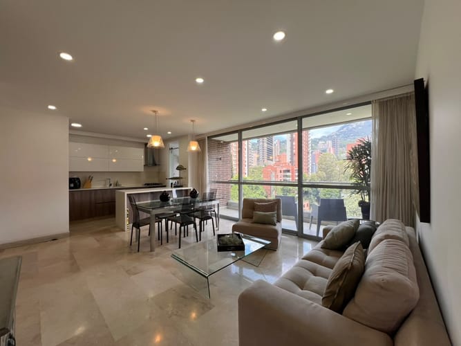 Apartamento de 2 alcobas en venta en Lalinde, Medellín, 100 m² · foto 2 de 14