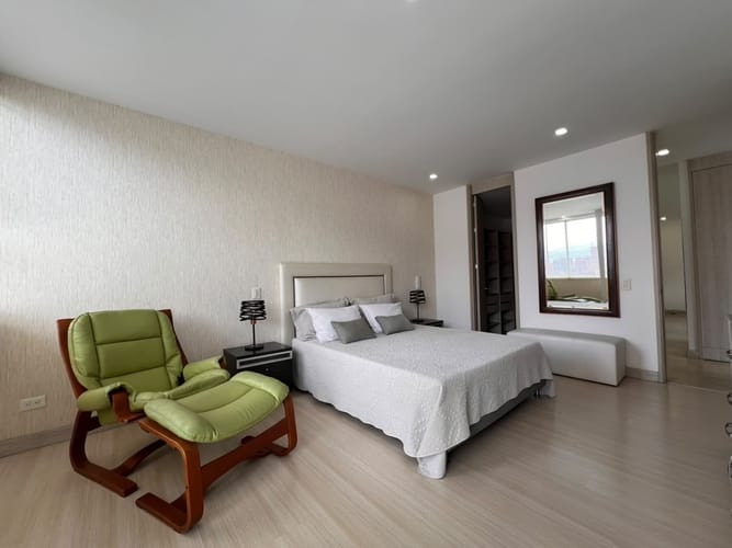 Apartamento de 2 alcobas en venta en Lalinde, Medellín, 100 m² · foto 11 de 14