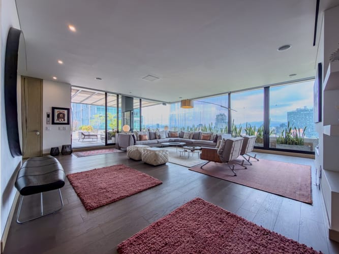 Apartamento de 3 alcobas en venta en La Cabrera, Bogotá, 428 m² · foto 2 de 24