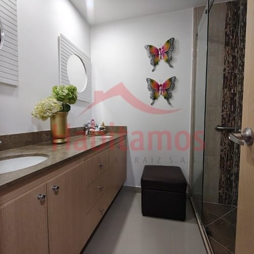 Apartamento de 3 alcobas en venta en Loma De San Jose, Sabaneta, 98 m² · foto 11 de 24