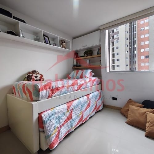 Apartamento de 3 alcobas en venta en Loma De San Jose, Sabaneta, 98 m² · foto 14 de 24