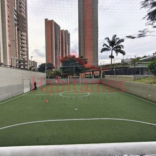 Apartamento de 3 alcobas en venta en Loma De San Jose, Sabaneta, 98 m² · foto 18 de 24