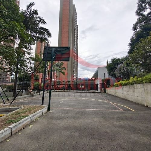 Apartamento de 3 alcobas en venta en Loma De San Jose, Sabaneta, 98 m² · foto 19 de 24