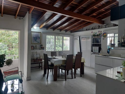 Casa de 6 alcobas en venta en Laureles, Medellín, 212 m² · foto 6 de 24