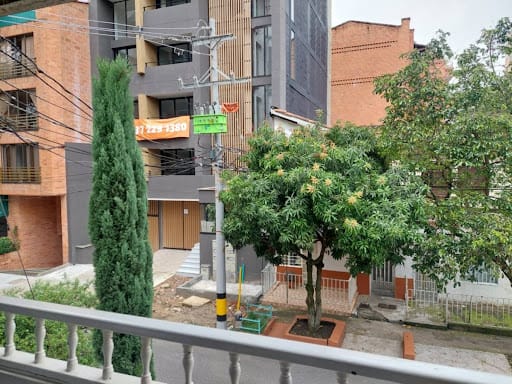 Casa de 6 alcobas en venta en Laureles, Medellín, 212 m² · foto 15 de 24