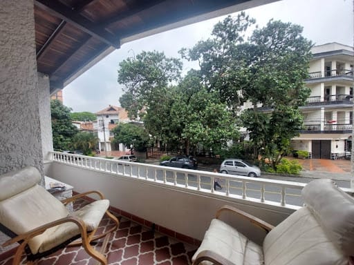 Casa de 6 alcobas en venta en Laureles, Medellín, 212 m² · foto 16 de 24