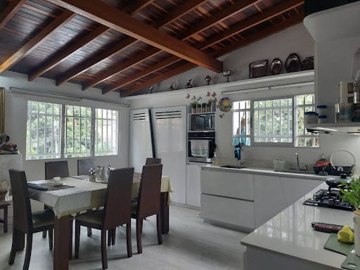 Casa de 6 alcobas en venta en Laureles, Medellín, 212 m² · foto 20 de 24