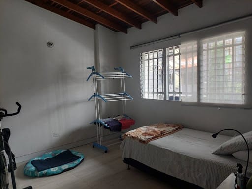 Casa de 6 alcobas en venta en Laureles, Medellín, 212 m² · foto 22 de 24