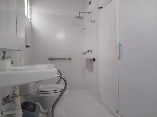 Casa de 6 alcobas en venta en Laureles, Medellín, 212 m² · foto 23 de 24