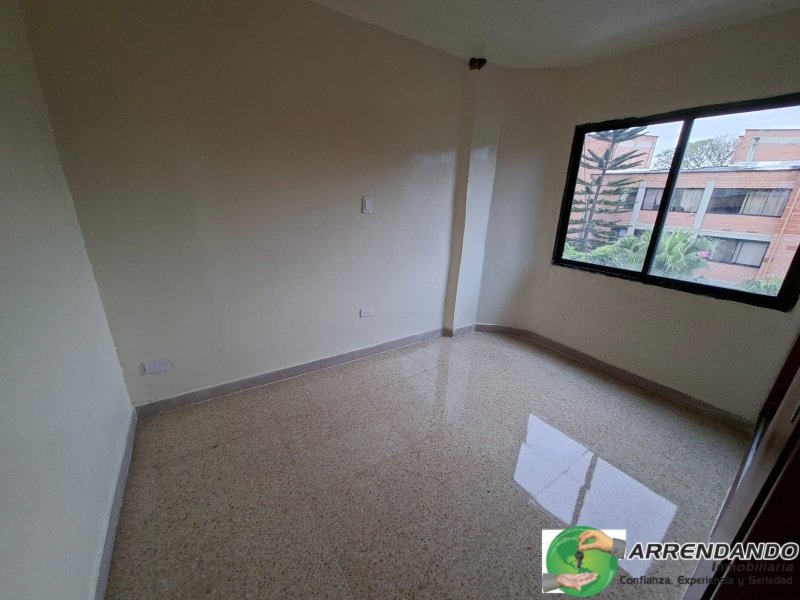 Apartamento en venta en Centro, Itagüí · foto 5 de 9