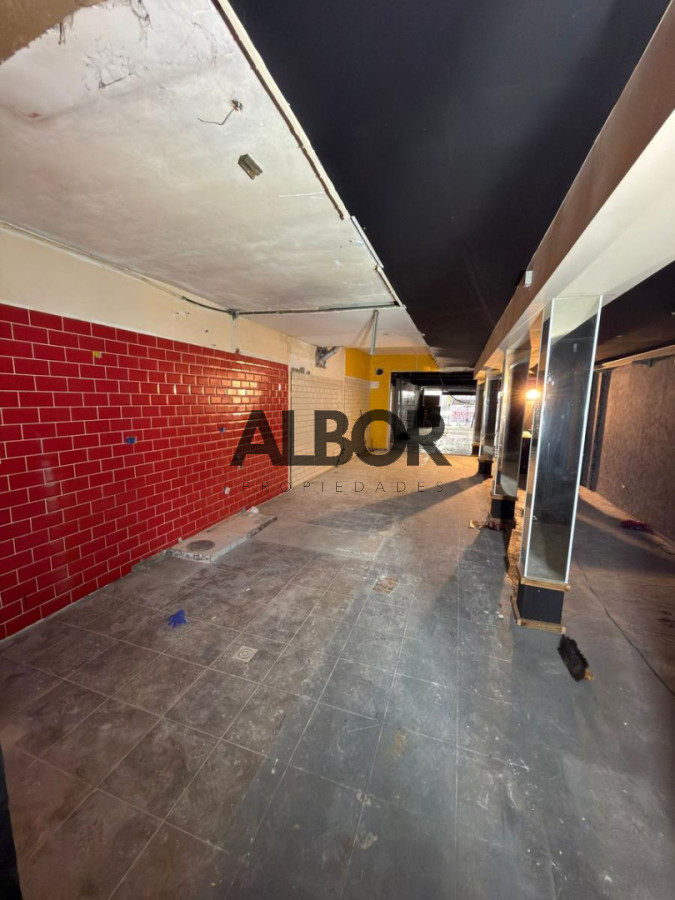 Alquiler local comercial al frente 319 m² - Pocitos · Foto 2
