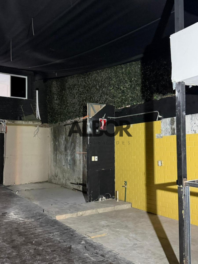 Alquiler local comercial al frente 319 m² - Pocitos · Foto 4