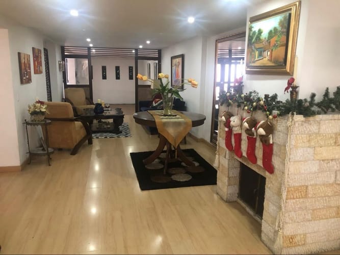 Casa de 5 alcobas en venta en Las Margaritas, Bogotá, 330 m² · foto 9 de 14