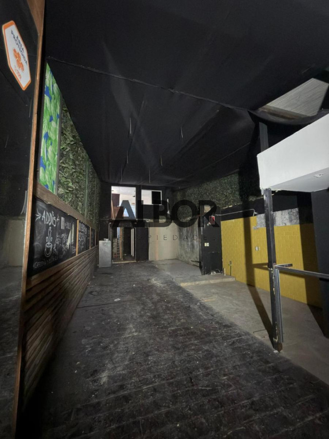 Alquiler local comercial al frente 319 m² - Pocitos · Foto 6