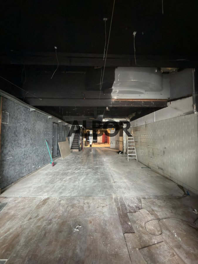 Alquiler local comercial al frente 319 m² - Pocitos · Foto 9