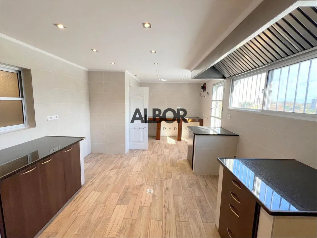 Alquiler local comercial industrial a estrenar - Brazo Oriental · Foto 8