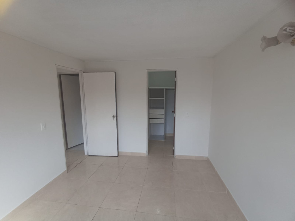 Apartamento en venta en Normandia, Bogotá · foto 8 de 15