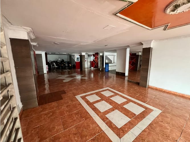 Edificio en venta en El Gran Limonar, Cali, 700 m² · foto 2 de 21