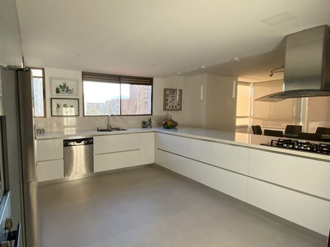 Apartamento de 3 alcobas en venta en Lalinde, Medellín, 210 m² · foto 5 de 15