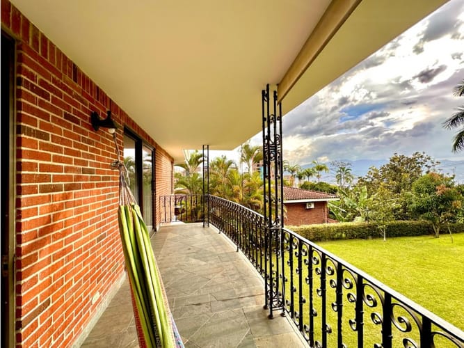 Casa de 4 alcobas en venta en Altos Del Poblado, Medellín, 464 m² · foto 2 de 24