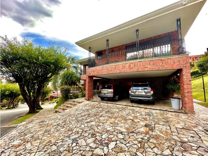 Casa de 4 alcobas en venta en Altos Del Poblado, Medellín, 464 m² · foto 10 de 24