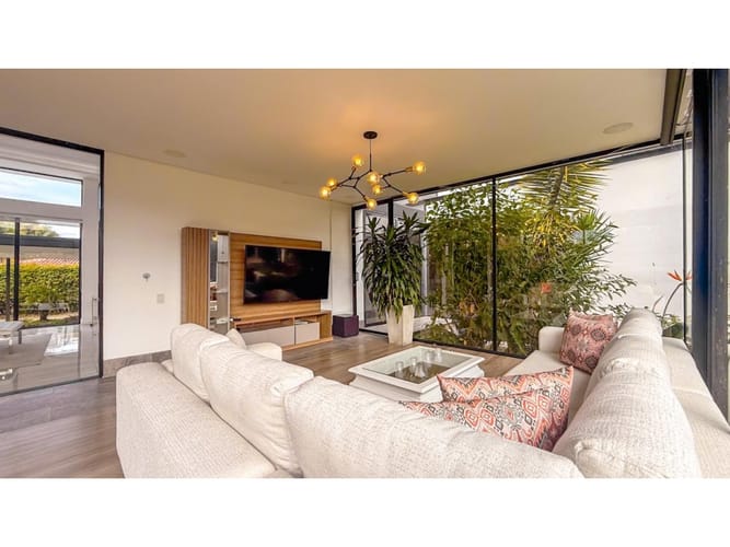 Casa de 5 alcobas en venta en Llano Grande, Rionegro, 879 m² · foto 7 de 24