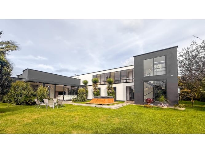Casa de 5 alcobas en venta en Llano Grande, Rionegro, 879 m² · foto 9 de 24